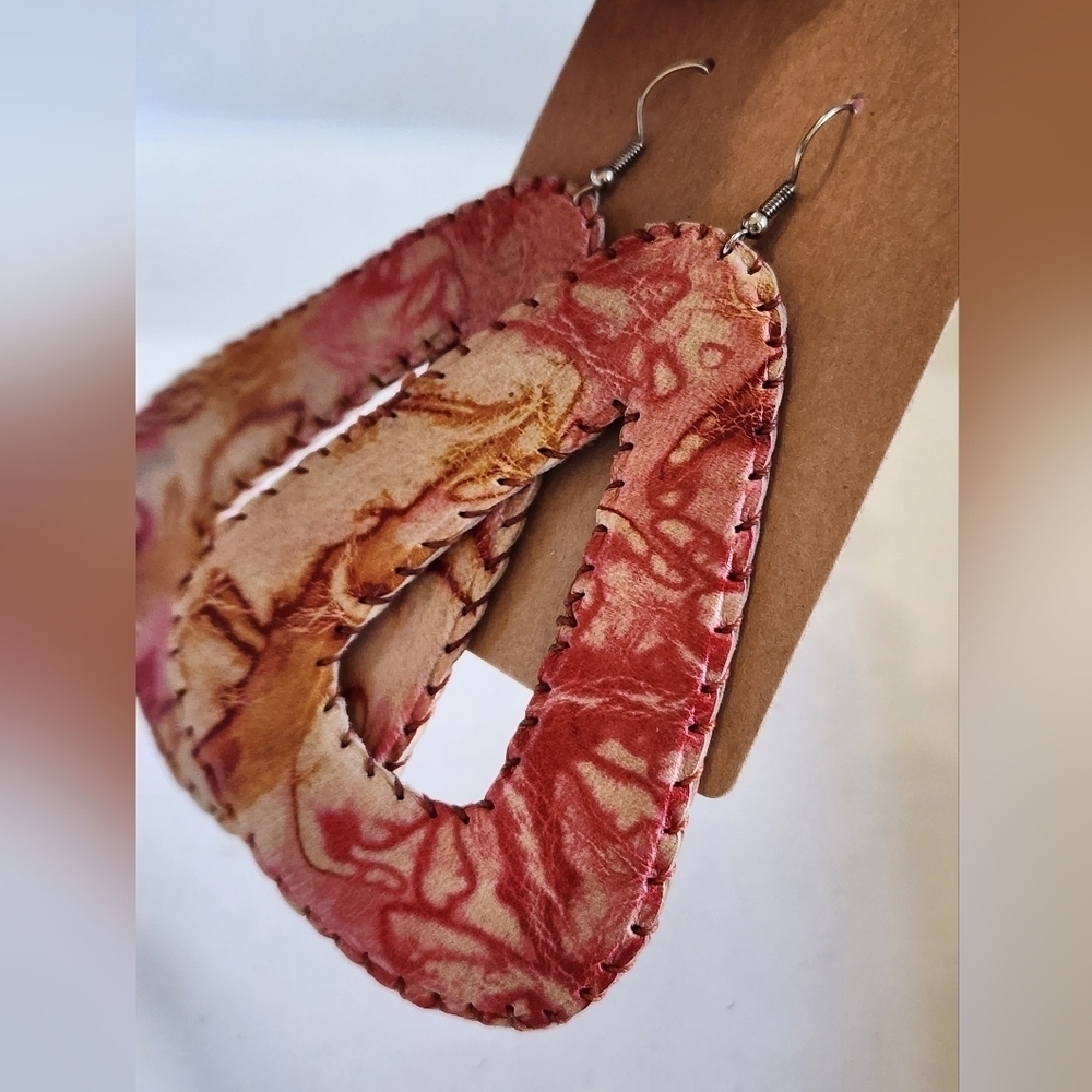 Handcrafted Leather Triangle Earrings Pink Brown - Picture 6 of 13